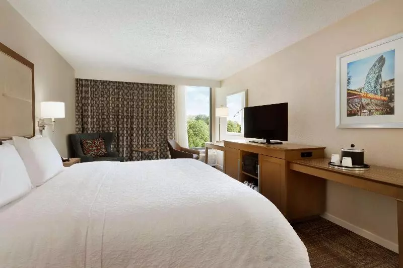 Deluxe-huone King-vuode, Hampton Inn Atlantabuckhead