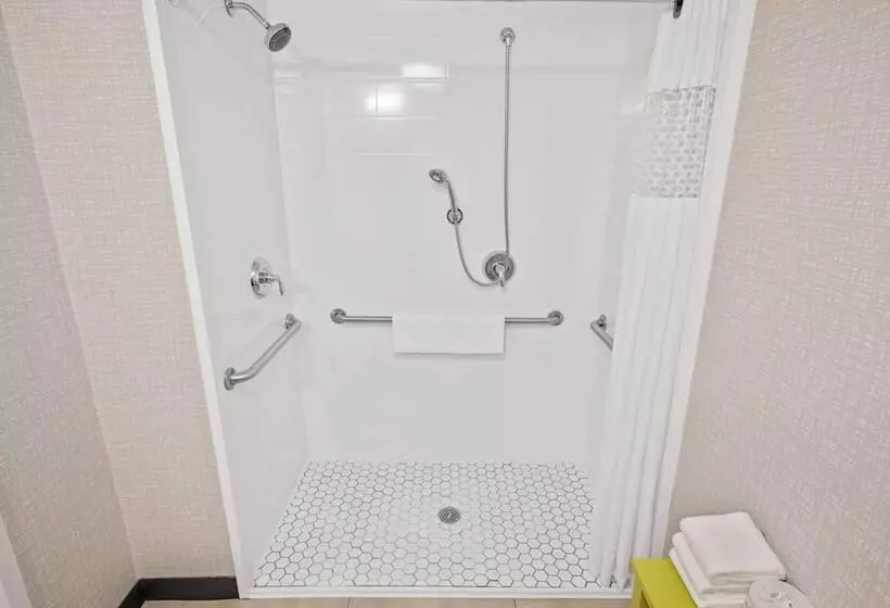 身障者適用スタンダードルーム, Hampton Inn Cleveland Westlake