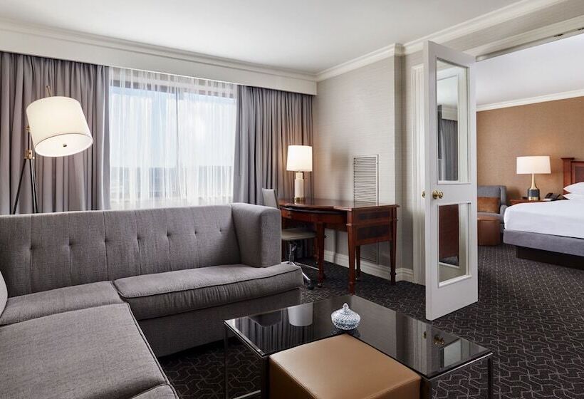 جناح, Hilton Short Hills