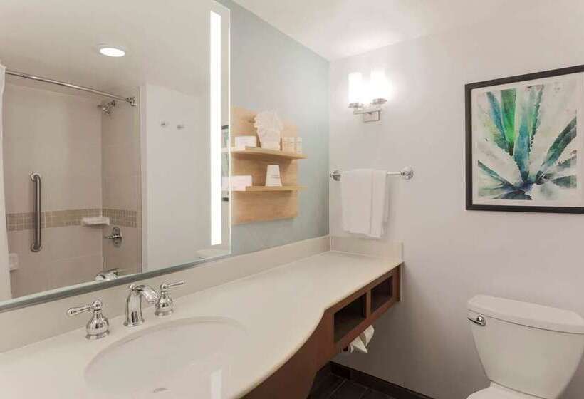 Номер Executive, Hilton Short Hills