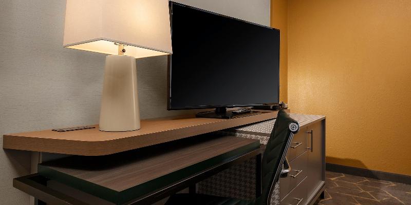 חדר אקזקיוטיב חדר קינג, Holiday Inn Boston   Dedham Hotel & Conference Center By Ihg