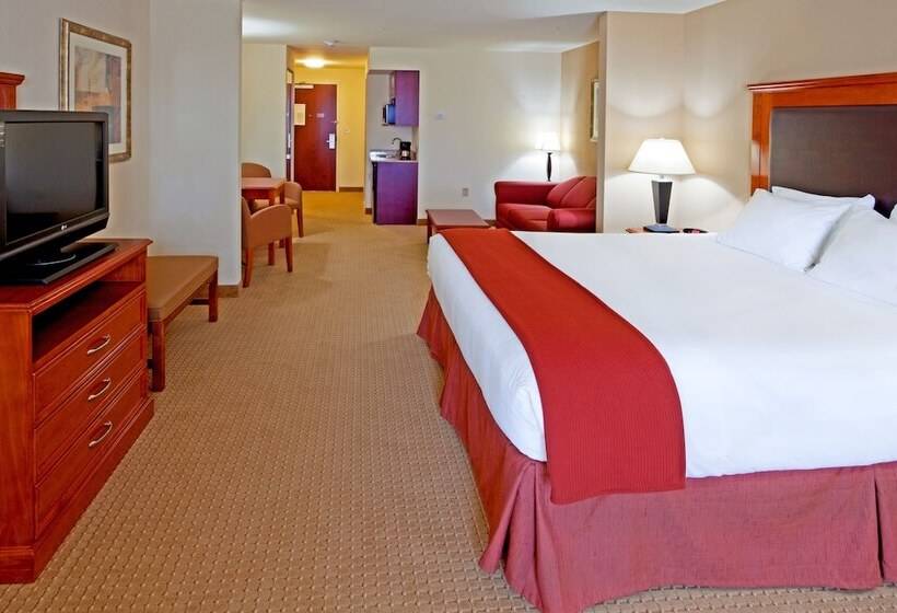 Люкс, Holiday Inn Express & Suites Albany Airport Area   Latham, An Ihg