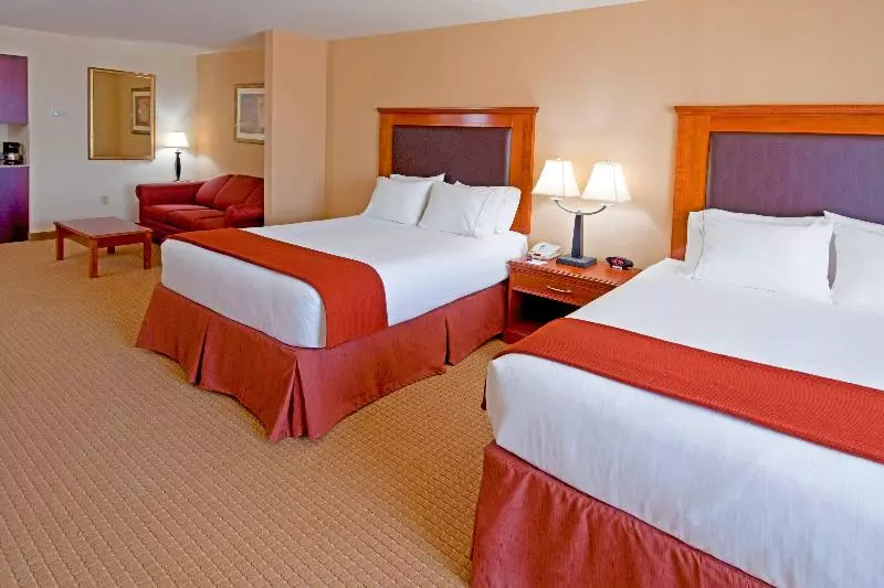 سوییت, Holiday Inn Express & Suites Albany Airport Area   Latham, An Ihg