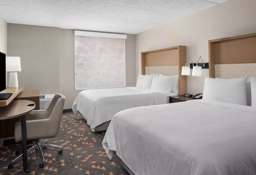 ２ダブルベッドのスタンダードルーム, Holiday Inn Hasbrouck Heights Meadowlands, An Ihg