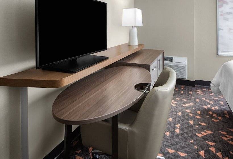 Люкс, Holiday Inn Hasbrouck Heights Meadowlands, An Ihg