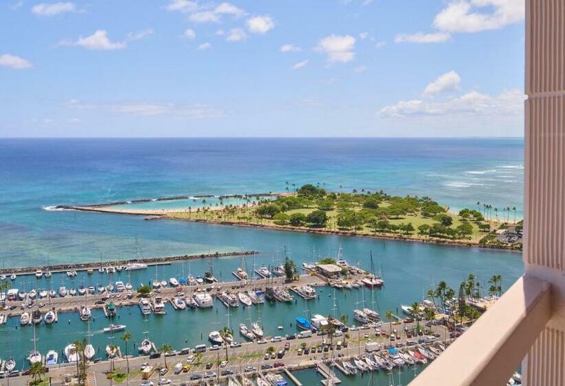 Номер Клуб Вид на Море, Prince Waikiki