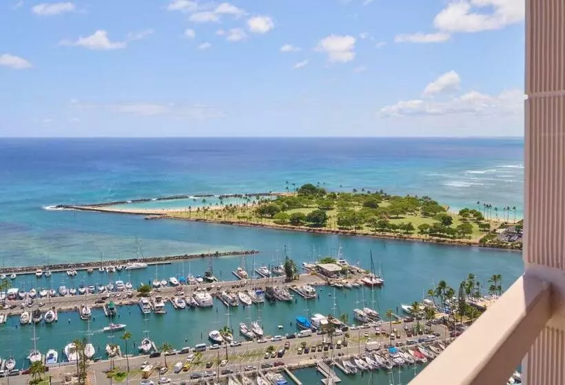 オーシャンビューのクラブルーム, Prince Waikiki