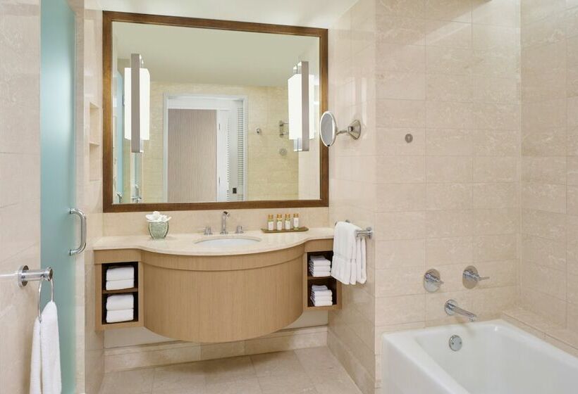 غرفة قياسية سرير كينج, Prince Waikiki