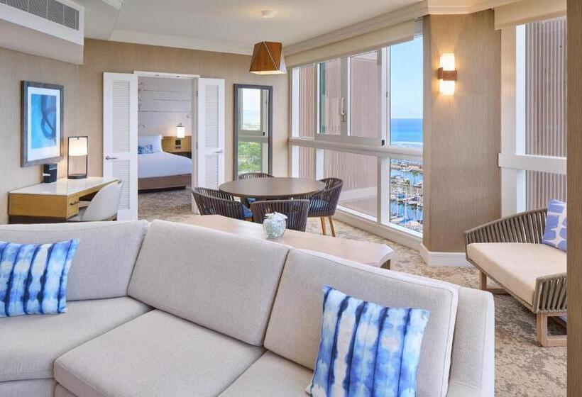 2 Bedrooms Suite Sea View, Prince Waikiki
