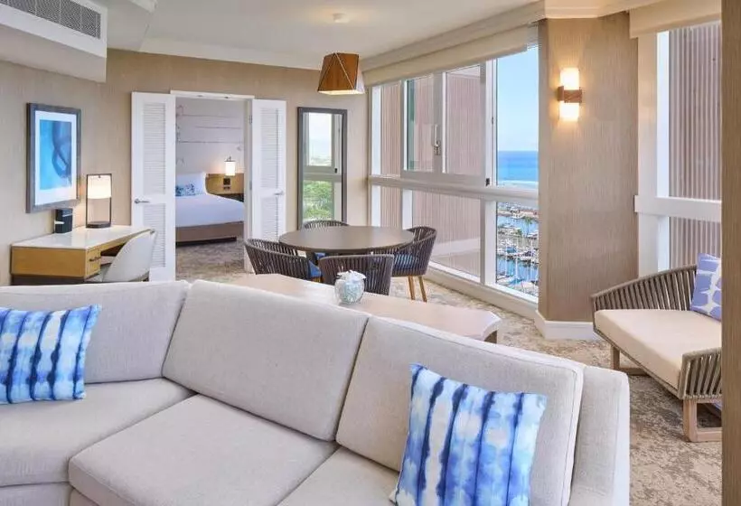 2 Bedrooms Suite Sea View, Prince Waikiki