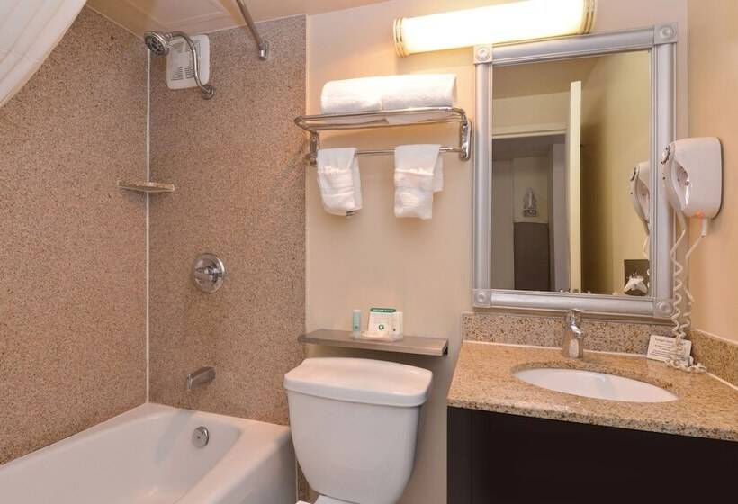 غرفه قياسيه سريرين مزدوجين, Quality Inn & Suites Montebello   Los Angeles