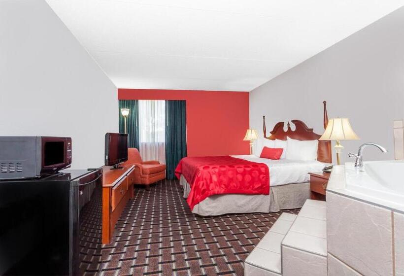 带大床的复式套间, Ramada By Wyndham Henderson/evansville