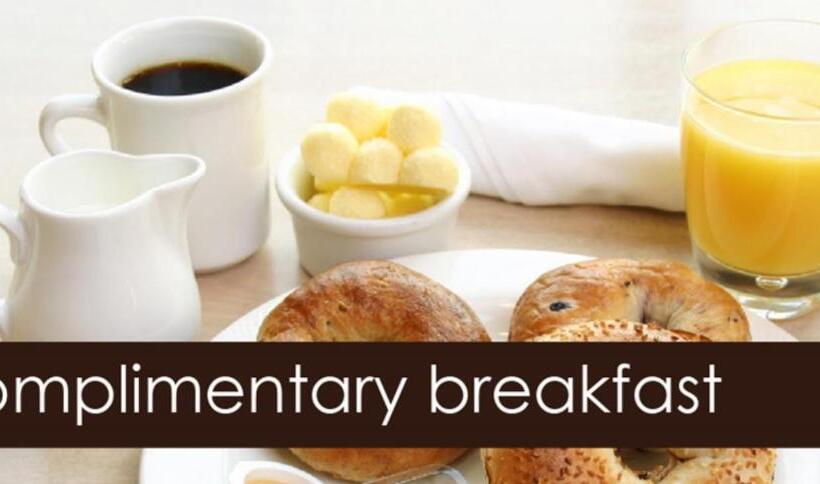 חדר סטנדרט עם מיטת קינג, Ramada By Wyndham Henderson/evansville