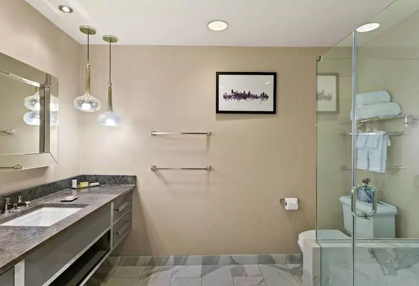 Deluxe-huone, The Royal Sonesta Harbor Court Baltimore