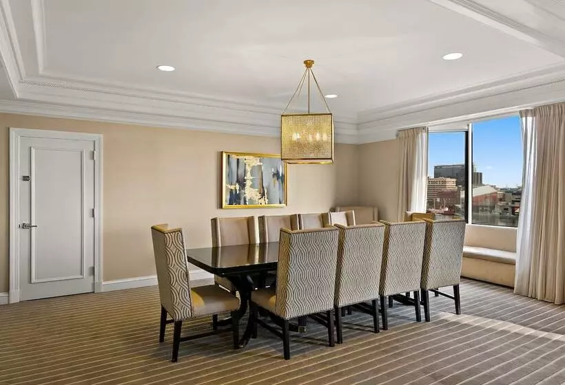 Deluxe-huone, The Royal Sonesta Harbor Court Baltimore
