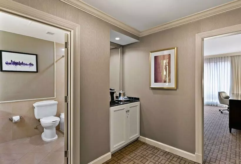 Deluxe-huone, The Royal Sonesta Harbor Court Baltimore