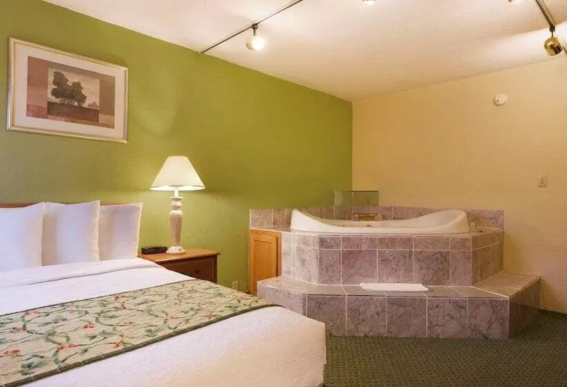 Bisneshuone, Travelodge By Wyndham Sturgis