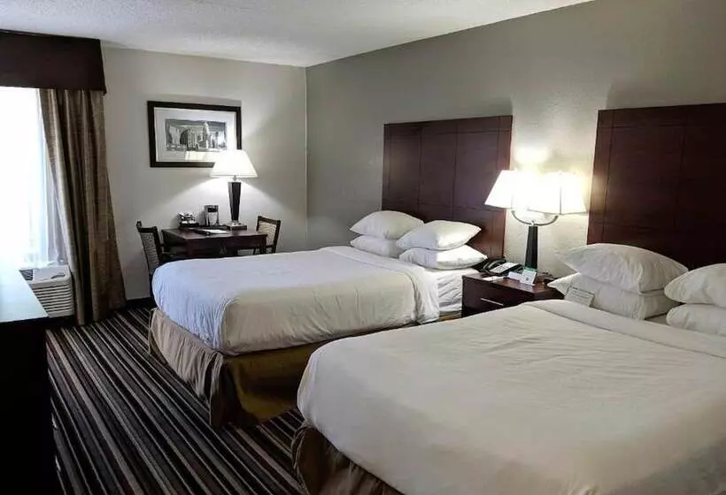 ２ダブルベッドのスタンダードルーム, Wyndham Garden Charlotte Airport Southeast