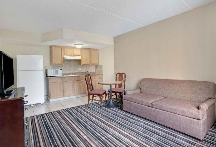 适合残疾人使用的标准间, Wyndham Garden Charlotte Airport Southeast