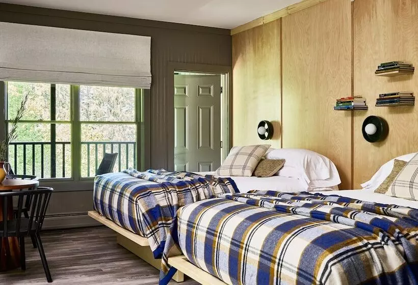 סוויטה, Bluebird Cady Hill Lodge