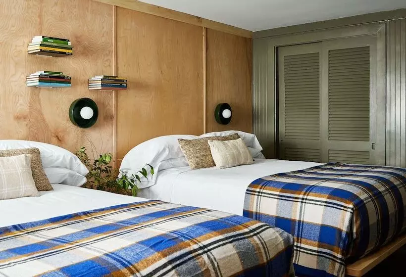 סוויטה, Bluebird Cady Hill Lodge
