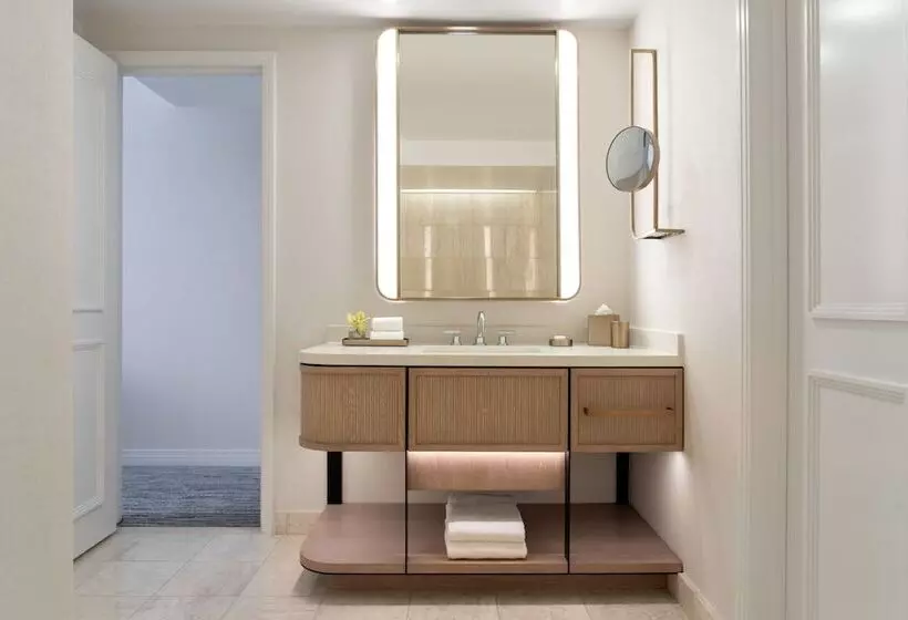 חדר דלוקס מותאם לאנשים עם מוגבלויות, The Ritz Carlton Dallas, Las Colinas