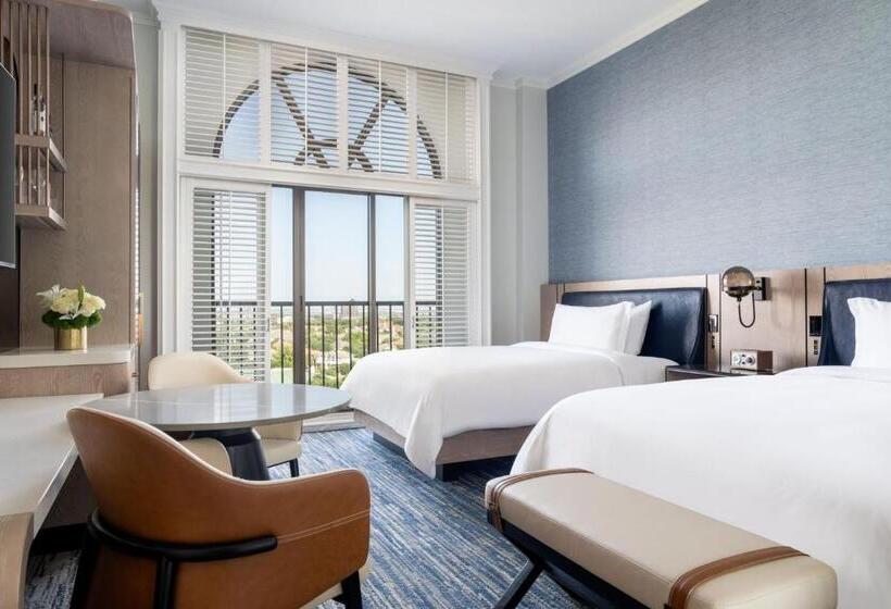 Номер Стандарт с Балконом, The Ritz Carlton Dallas, Las Colinas