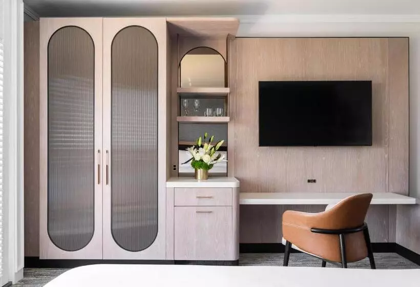 اتاق استاندارد با چشم‌انداز زمین, The Ritz Carlton Dallas, Las Colinas