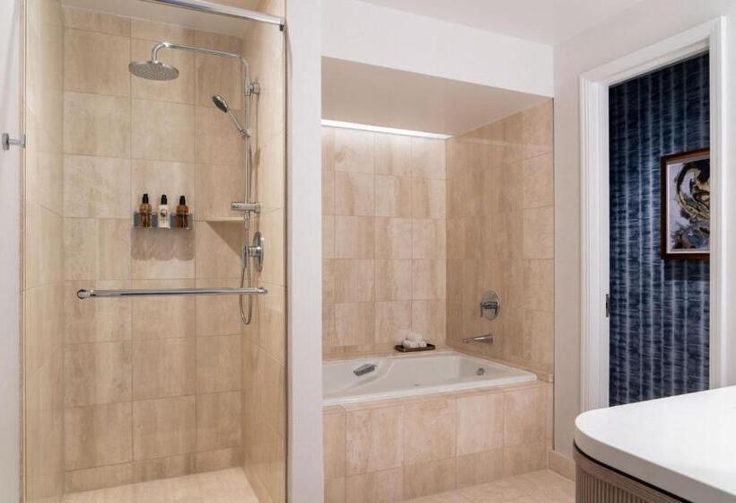 带大床的套房, The Ritz Carlton Dallas, Las Colinas