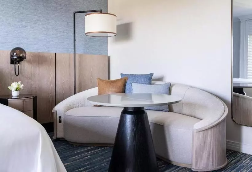 اتاق استاندارد با چشم‌انداز زمین, The Ritz Carlton Dallas, Las Colinas