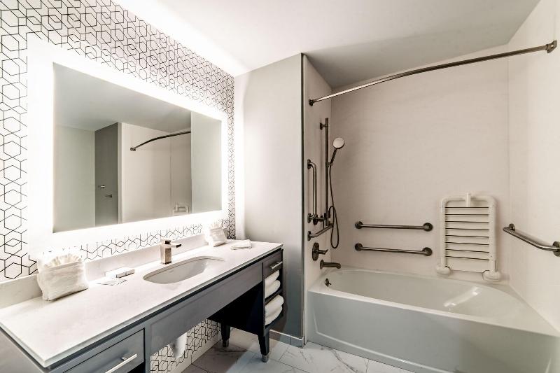 스탠다드 룸 킹사이즈 침대, Doubletree Resort By Hilton Hollywood Beach