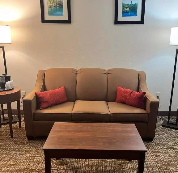 スイート, Comfort Inn