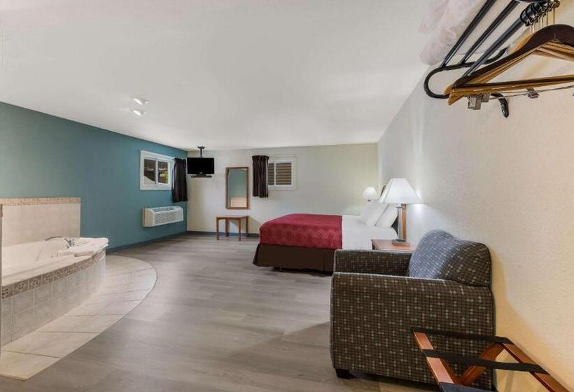 מיטת קינג בסוויטה, Baymont By Wyndham Iron Mountain