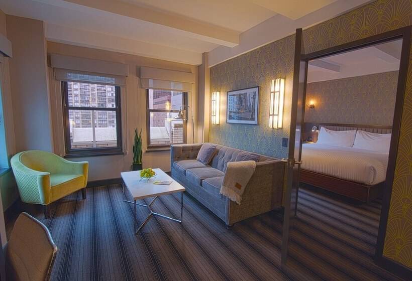 带露台的套间, Edison Times Square