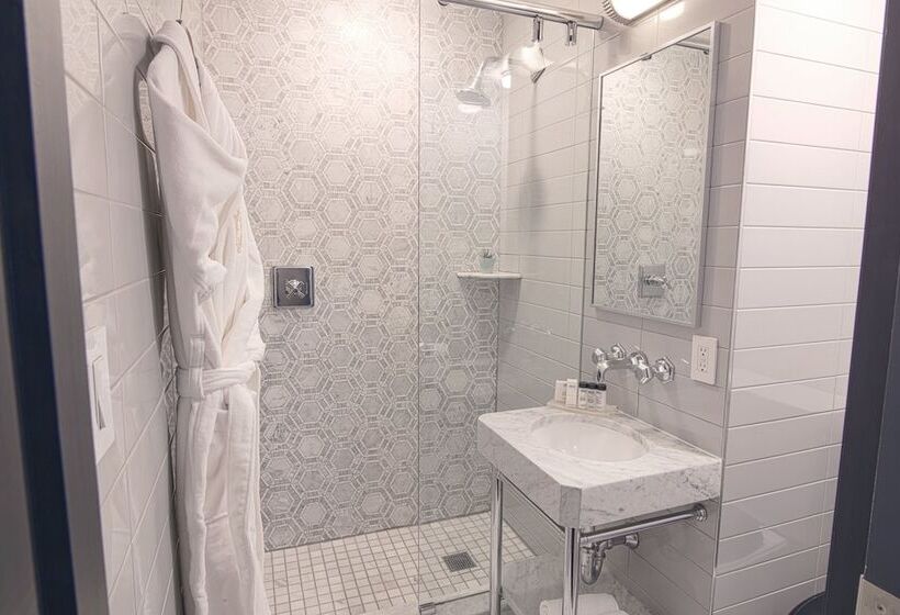 家庭间, Edison Times Square