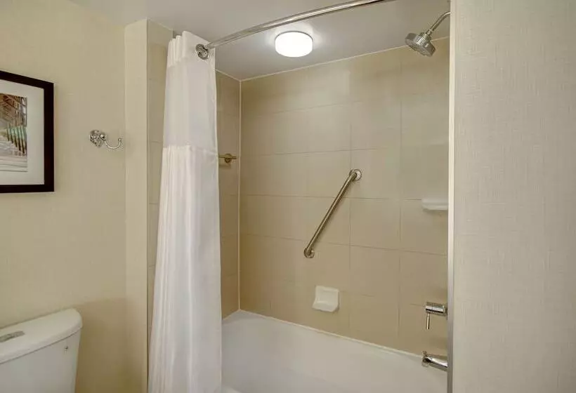2ダブルベッドのスタンダードルーム, Embassy Suites By Hilton Jacksonville Baymeadows
