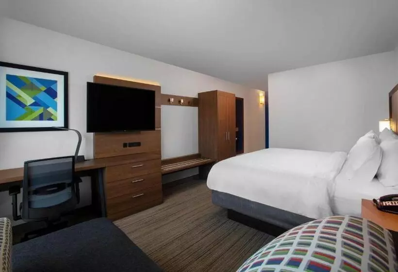 اتاق استاندارد با تخت بزرگ برای معلولان, Holiday Inn Express Charleston Civic Center, An Ihg