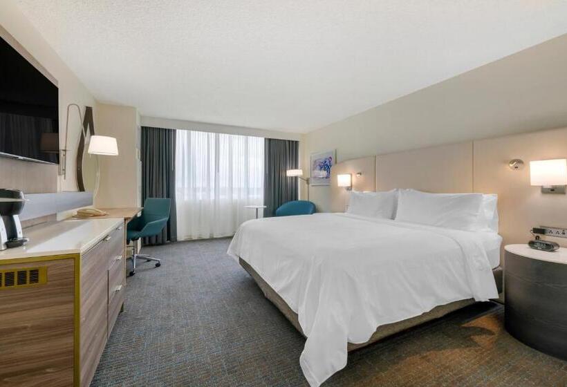 غرفة قياسية سرير كينج, Delta Hotels By Marriott West Palm Beach