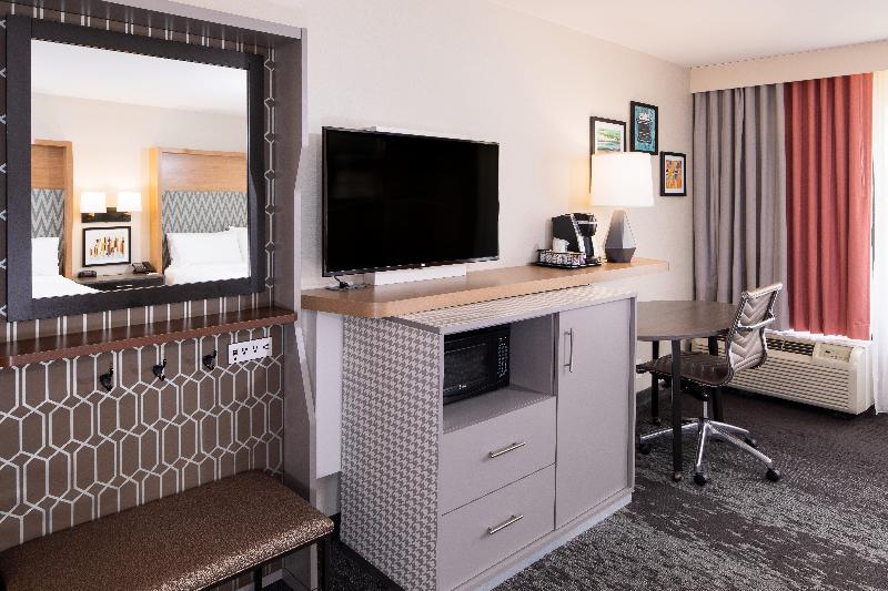장애인을 위한 킹사이즈 침대 스탠다드 룸, Holiday Inn Washington College Pk I 95