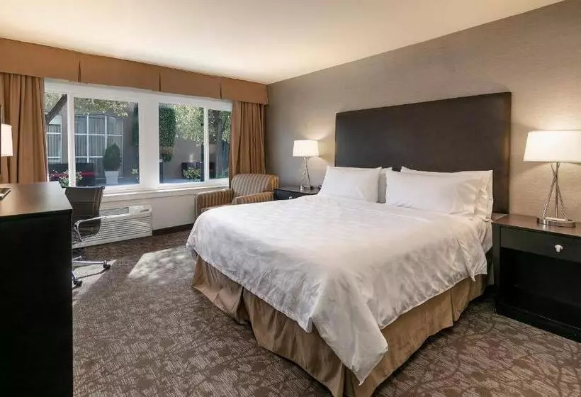 اتاق استاندارد با تخت بزرگ برای معلولان, Holiday Inn West Covina, An Ihg