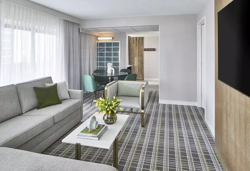 سوییت, Hyatt Regency Atlanta