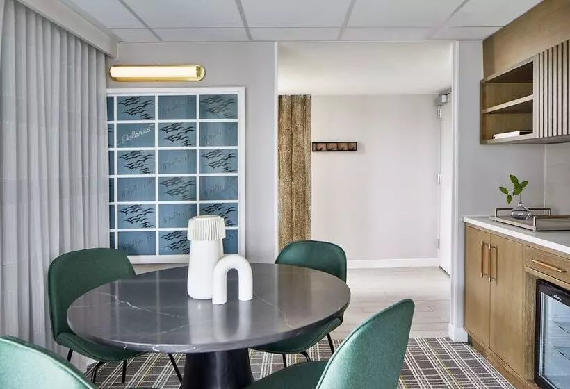 سوییت, Hyatt Regency Atlanta