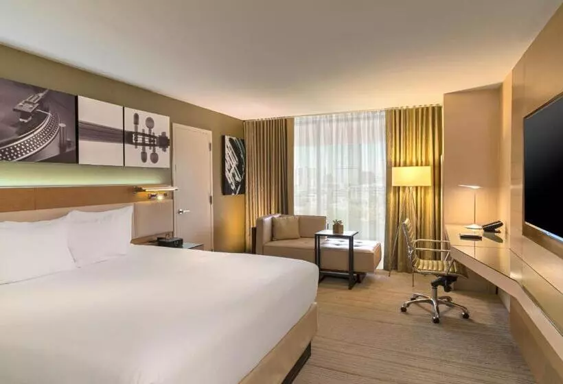 キングサイズベッドのスタンダードルーム, Hyatt Regency Austin