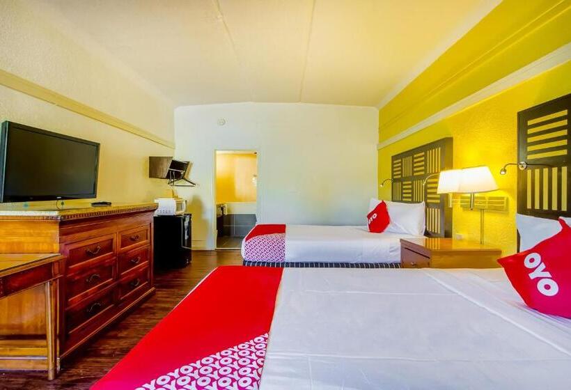 غرفه قياسيه سريرين مزدوجين, M Morgantown   Wvu Area