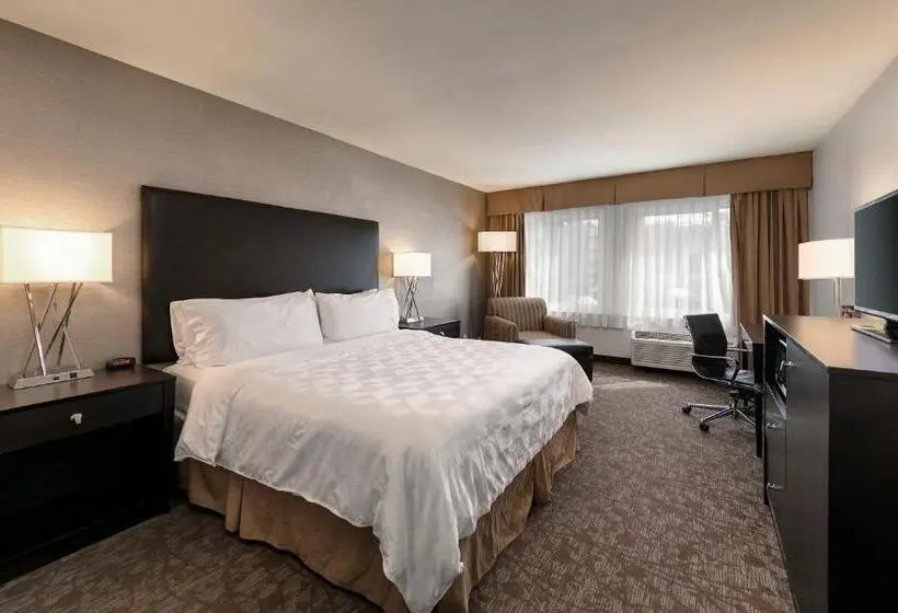 キングサイズベッドのスタンダードルーム, Holiday Inn West Covina, An Ihg