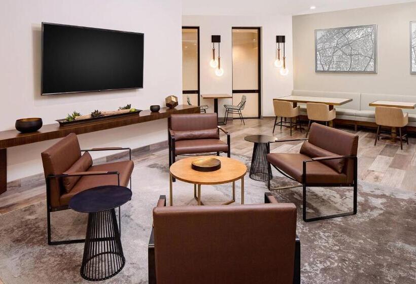 장애인을 위한 스탠다드 룸, Pleasanton Marriott