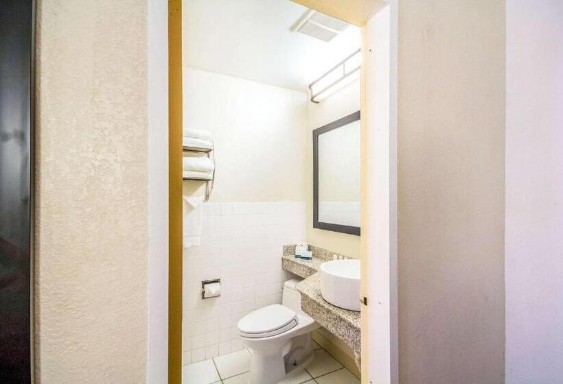 Номер Стандарт, Quality Inn & Suites Kansas City   Independence I 70 East