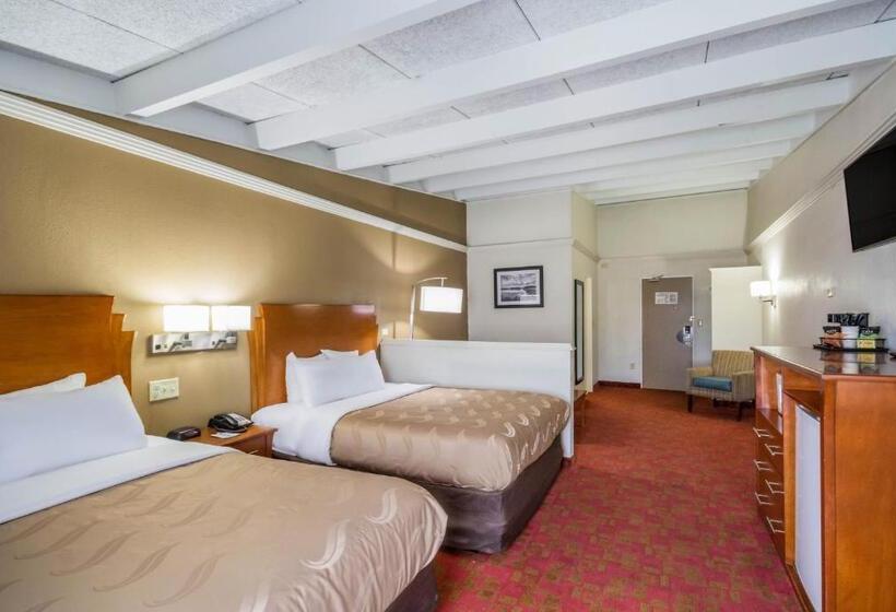 Люкс, Quality Inn & Suites Kansas City   Independence I 70 East
