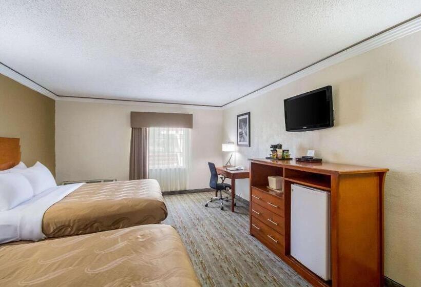 Номер Стандарт Адаптированный для Инвалидов, Quality Inn & Suites Kansas City   Independence I 70 East