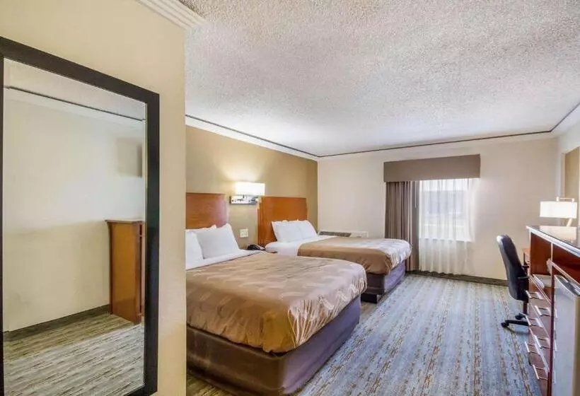身障者適用スタンダードルーム, Quality Inn & Suites Kansas City   Independence I 70 East